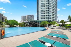 Q Tower at Surfers Paradise - From Level 3 - Private & Self Contained Apartments